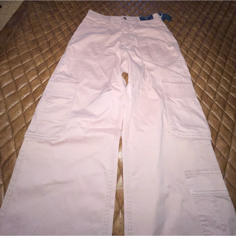Cargos - Picture 2 of 6